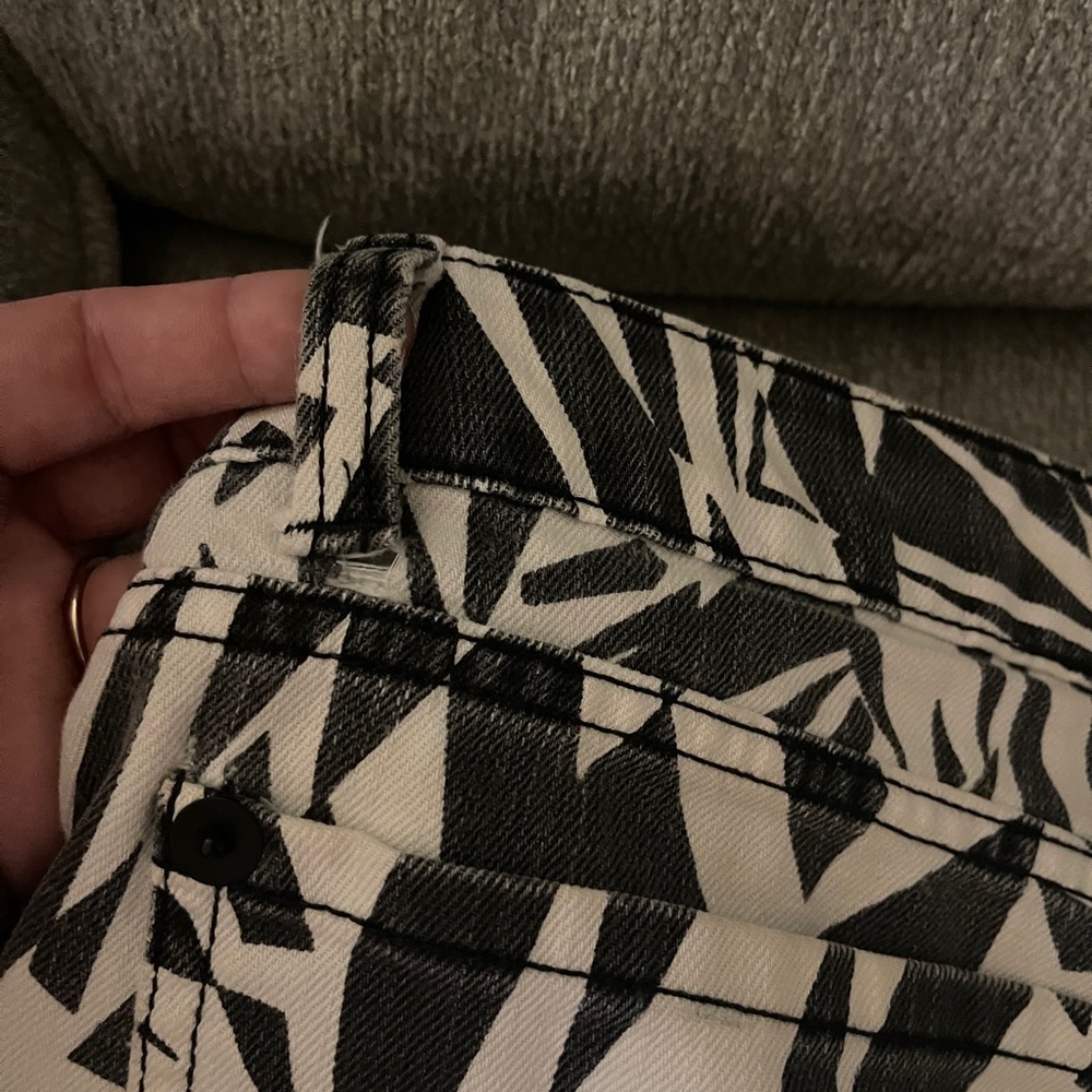 Authentic Icon Shorts - Picture 8 of 10